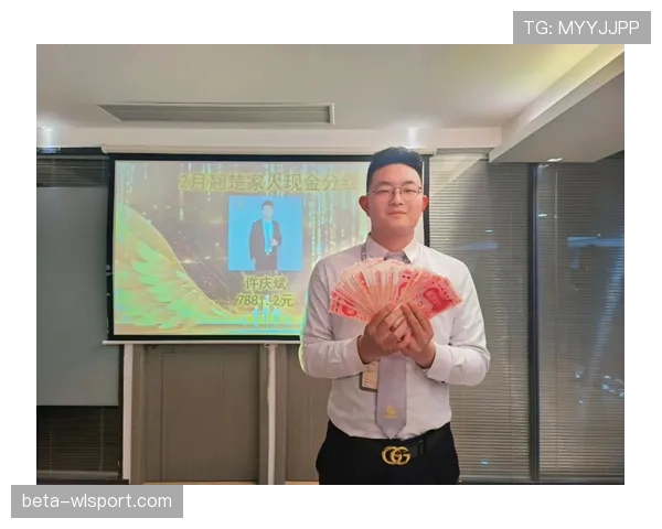 黄雅琼的日常:凌晨四点泡枸杞,奖金到账先还房贷 黄雅琼的日常:凌晨四点泡枸杞,奖金到账先还房贷